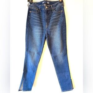 Old Navy 360 Stretch Extra High-Rise Rockstar Super Skinny Secret Smooth Pockets